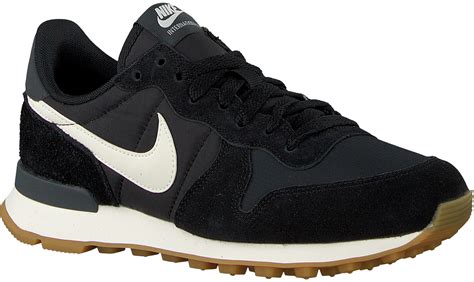 nike internationalist schwarz wildleder schwarze sohle|Nike Internationalist .